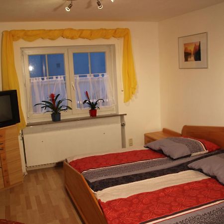 Ferienwohnung Mit 4 Schlafzimmer Fuer 2 Bis 9 Gaeste----Apartment With 4 Bedrooms For 2 To 9 Guests Nuremberg ภายนอก รูปภาพ