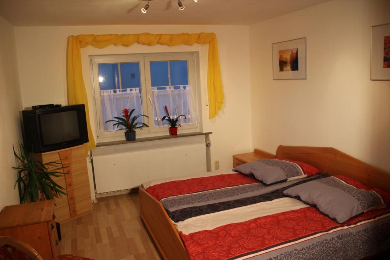 Ferienwohnung Mit 4 Schlafzimmer Fuer 2 Bis 9 Gaeste----Apartment With 4 Bedrooms For 2 To 9 Guests Nuremberg ภายนอก รูปภาพ
